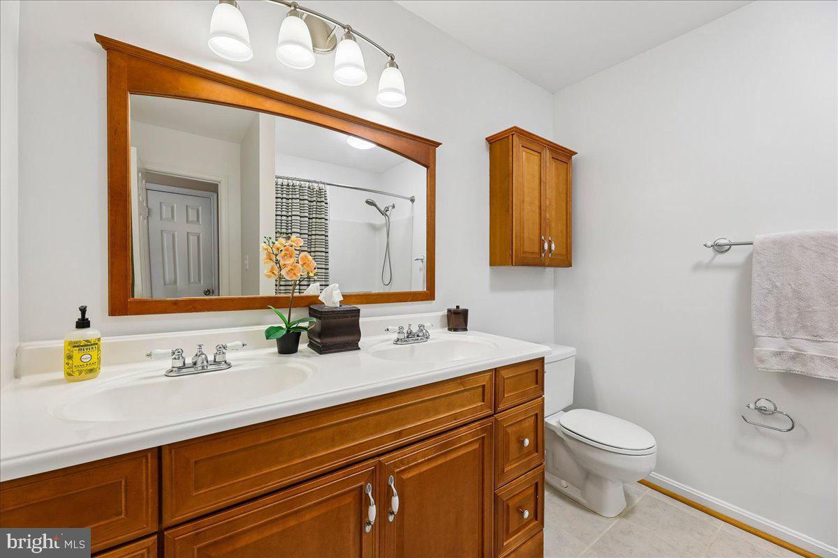 MONTCLAIR WATERS EDGE - Residential