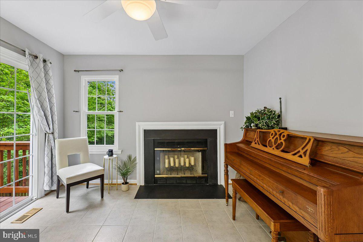 MONTCLAIR WATERS EDGE - Residential