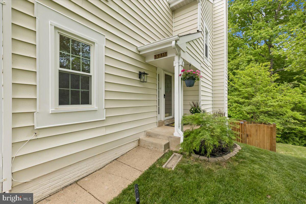 MONTCLAIR WATERS EDGE - Residential