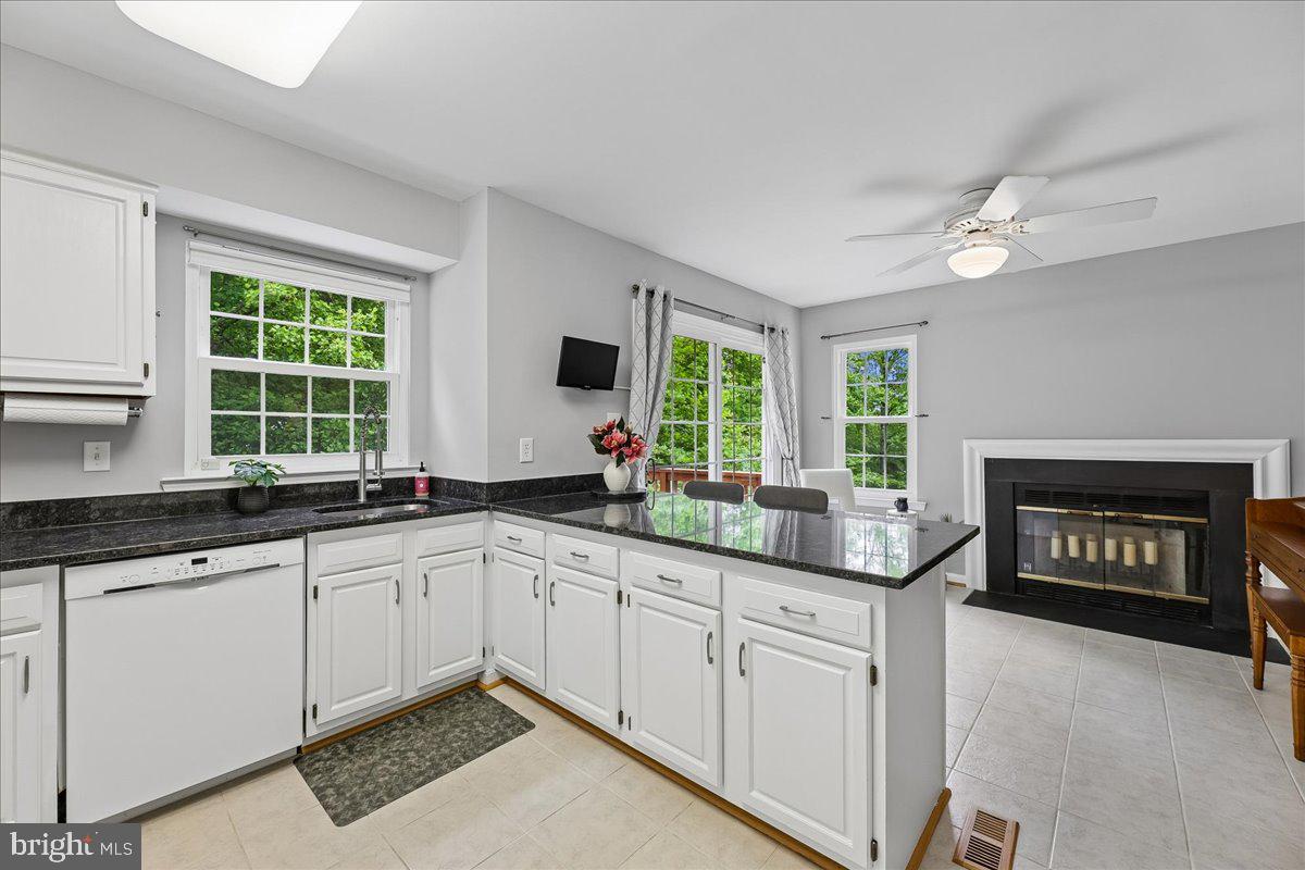 MONTCLAIR WATERS EDGE - Residential