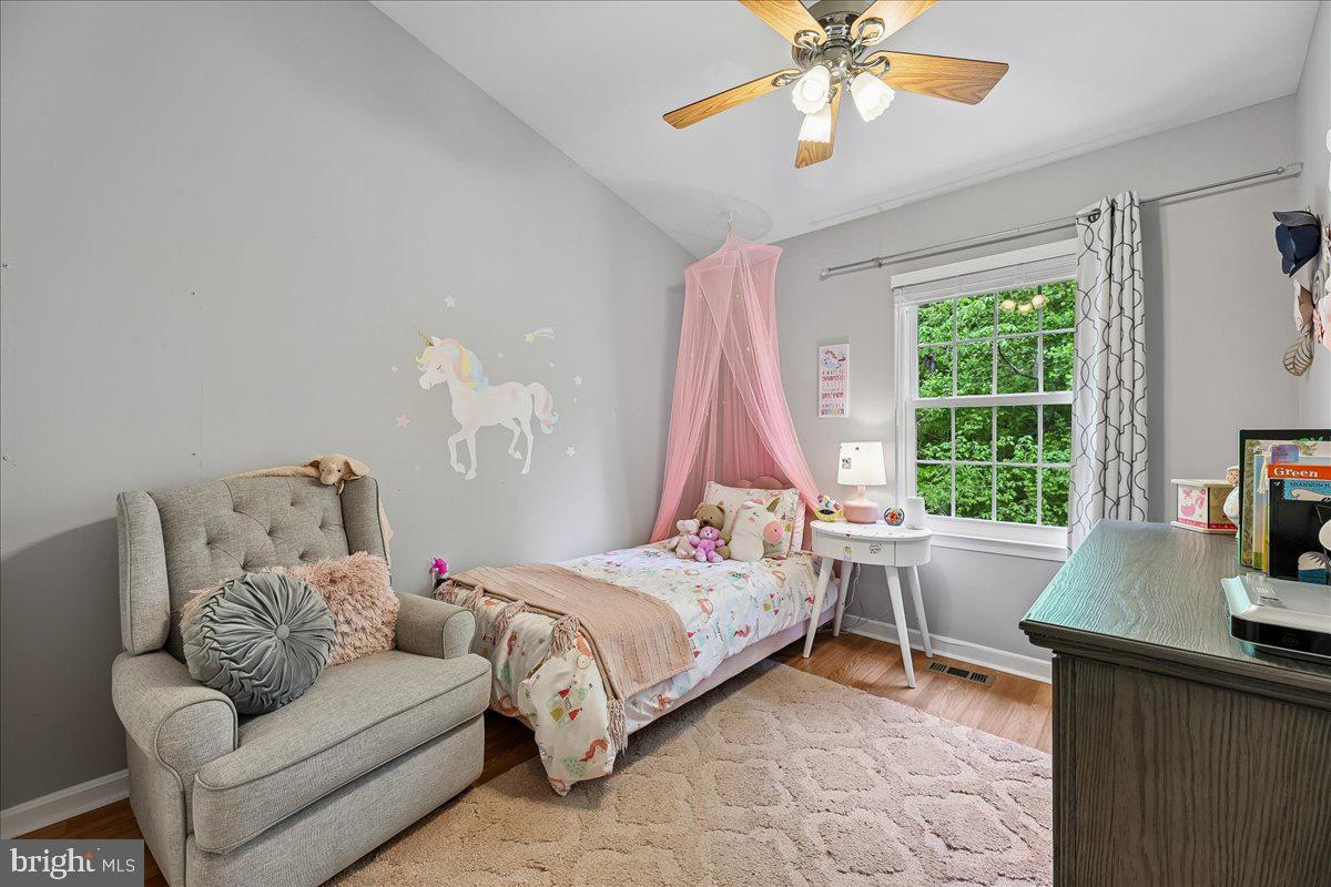 MONTCLAIR WATERS EDGE - Residential