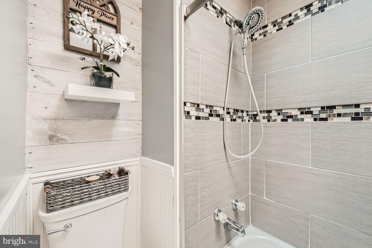 HOES HEIGHTS - Residential