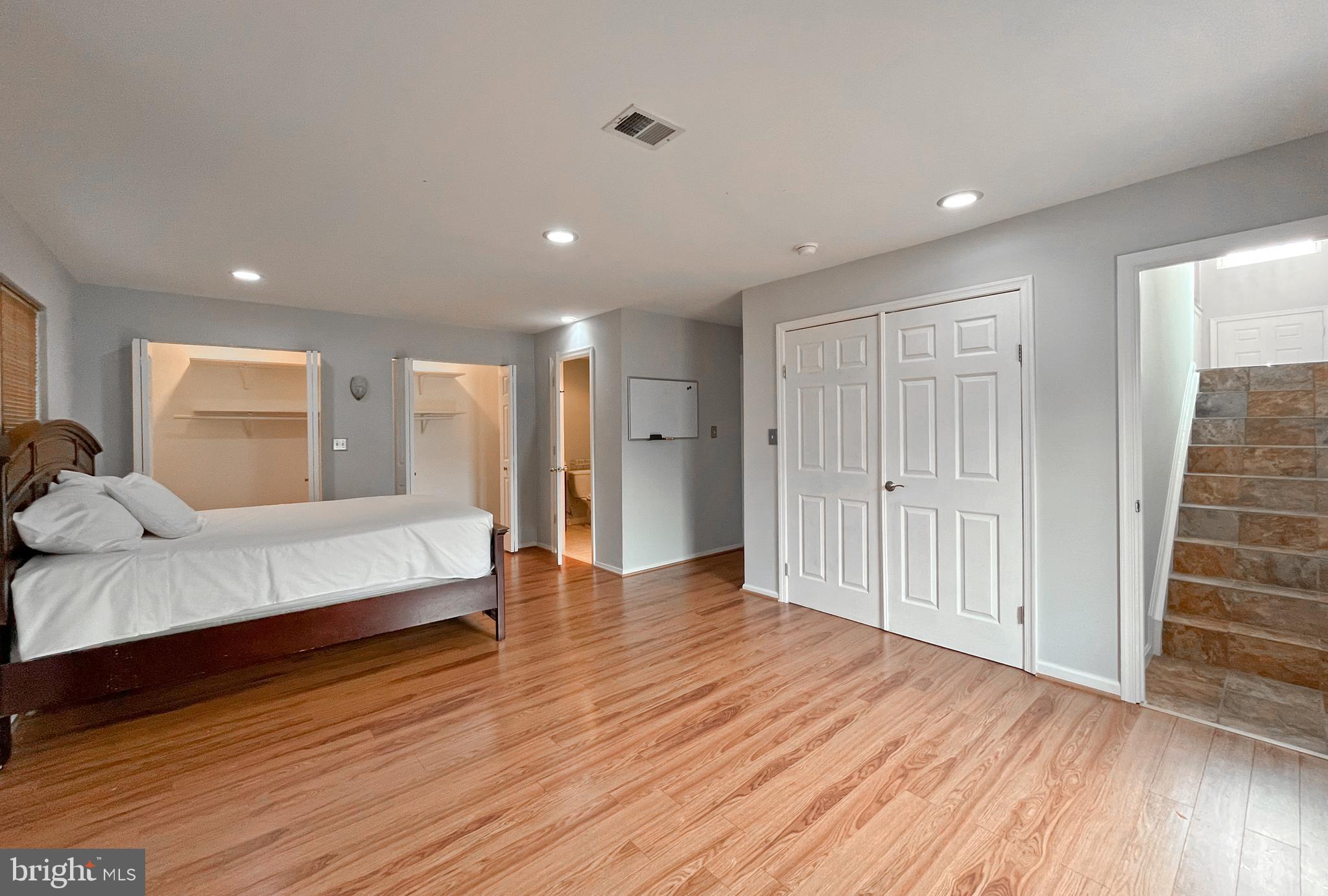 INDEPENDENCE - Residential