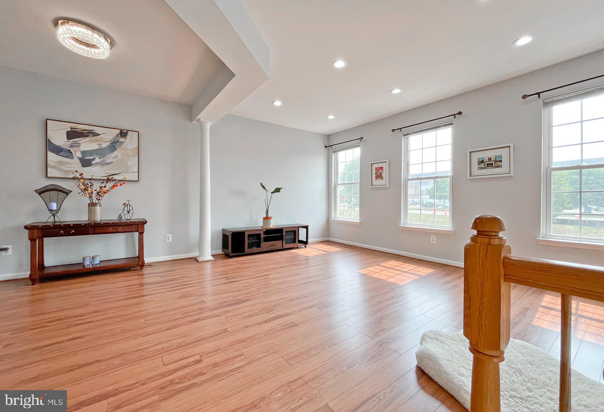 INDEPENDENCE - Residential