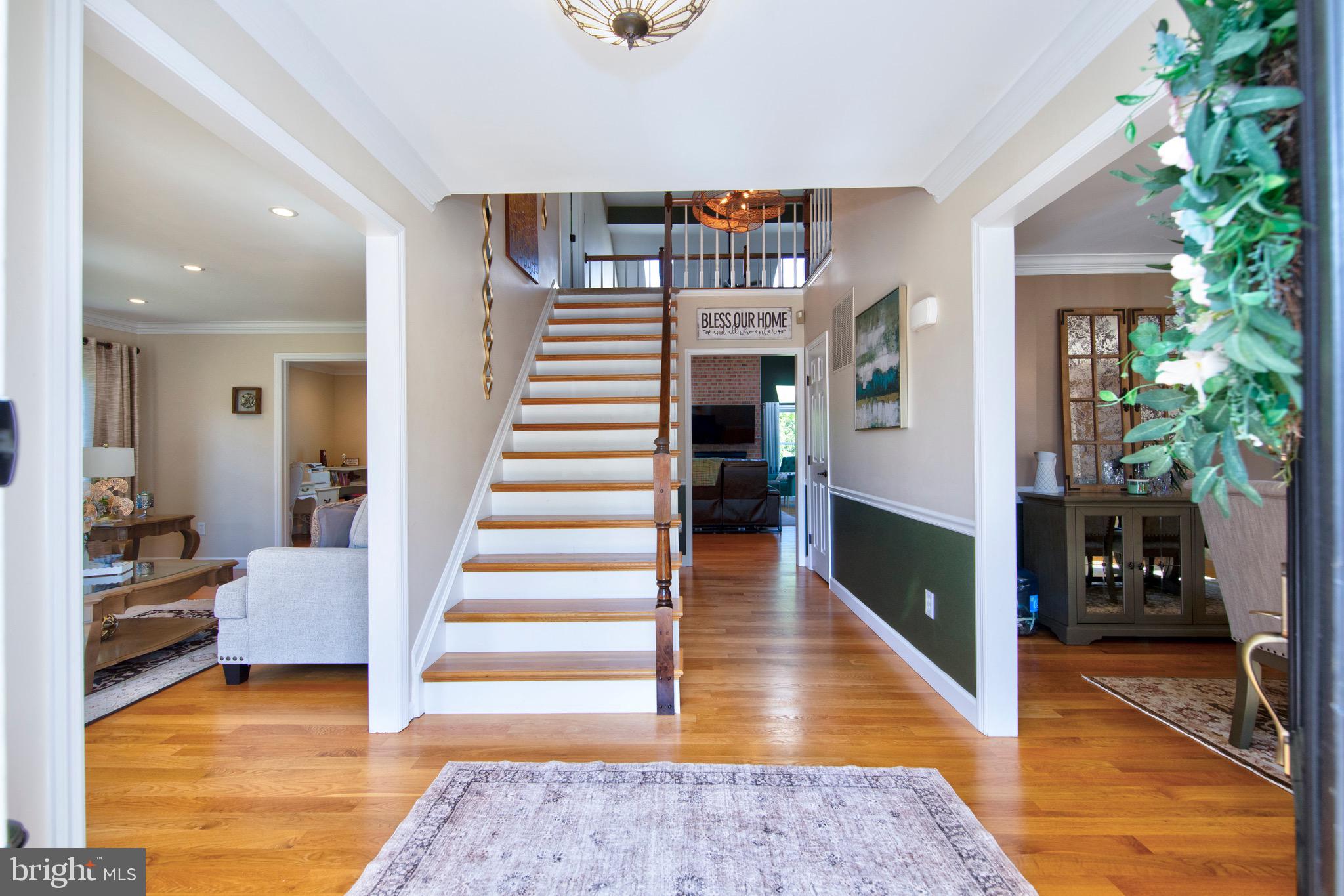 906 FEATHERSTONE COURT