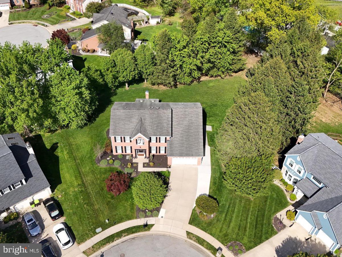 906 FEATHERSTONE COURT