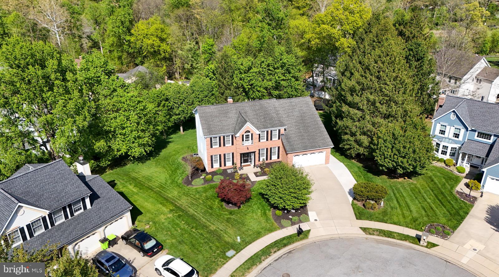 906 FEATHERSTONE COURT