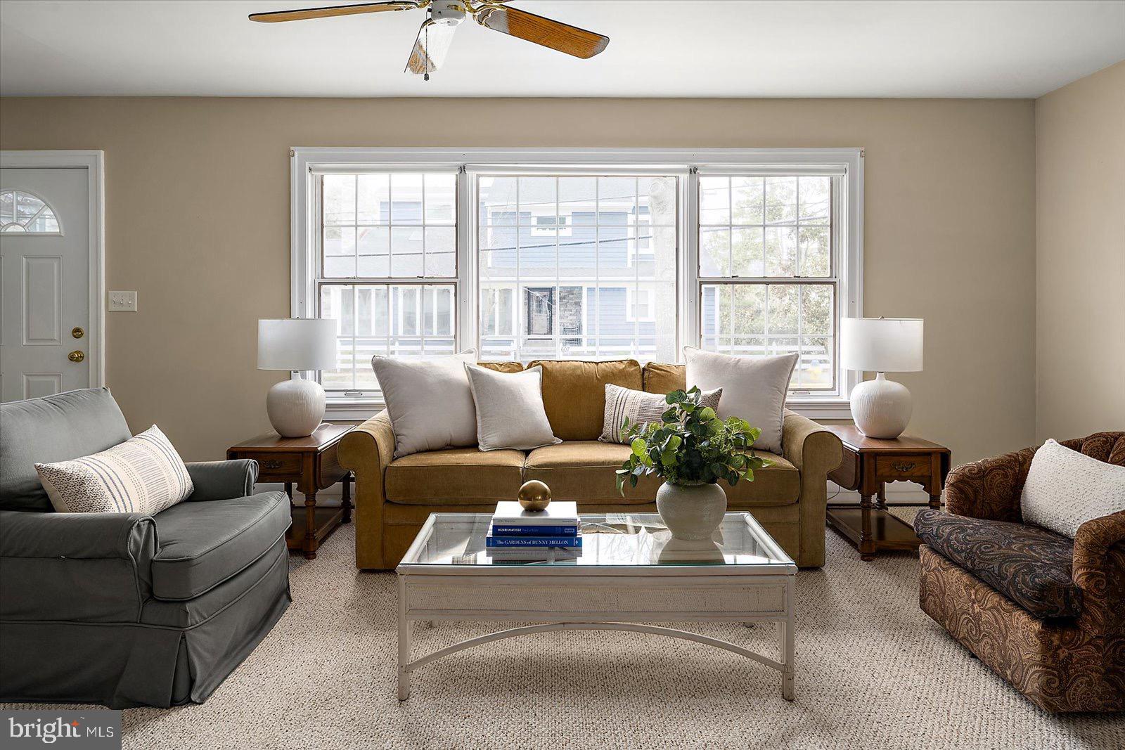 COUNTRY CLUB ESTATES - Residential