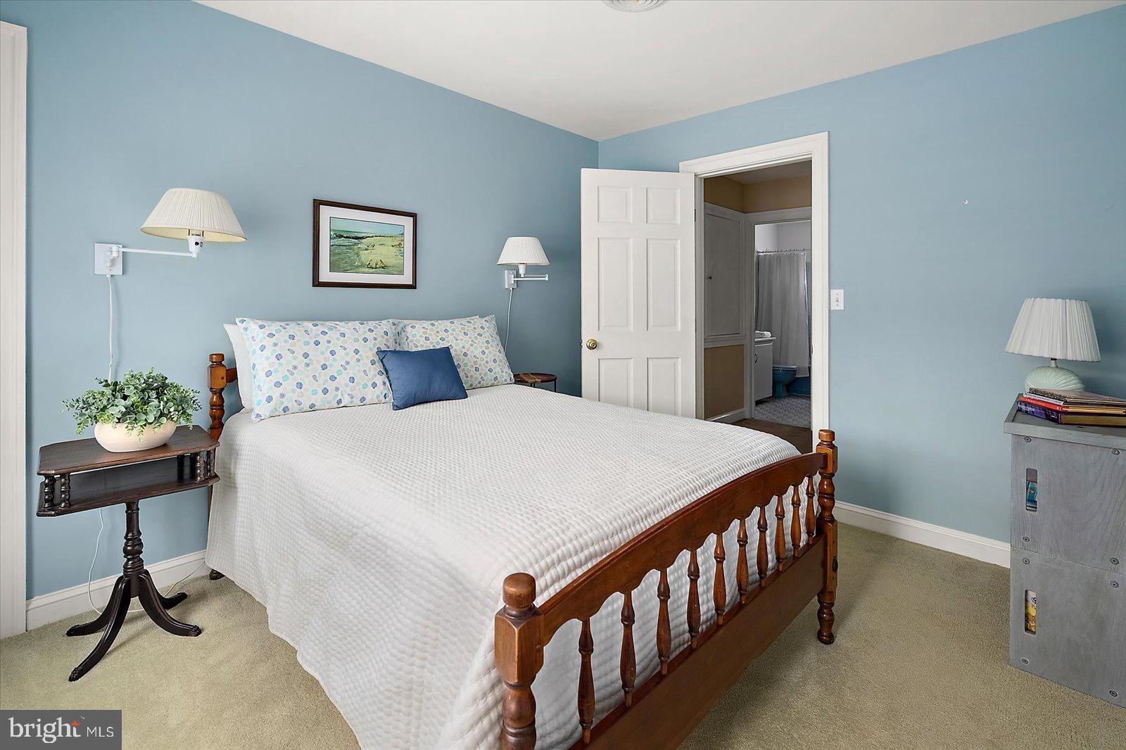 COUNTRY CLUB ESTATES - Residential