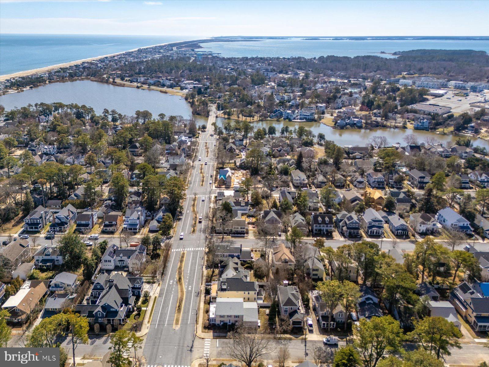 COUNTRY CLUB ESTATES - Residential