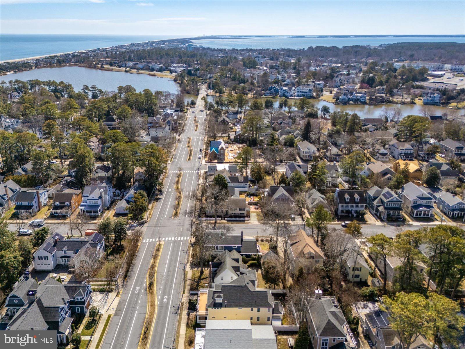 COUNTRY CLUB ESTATES - Residential