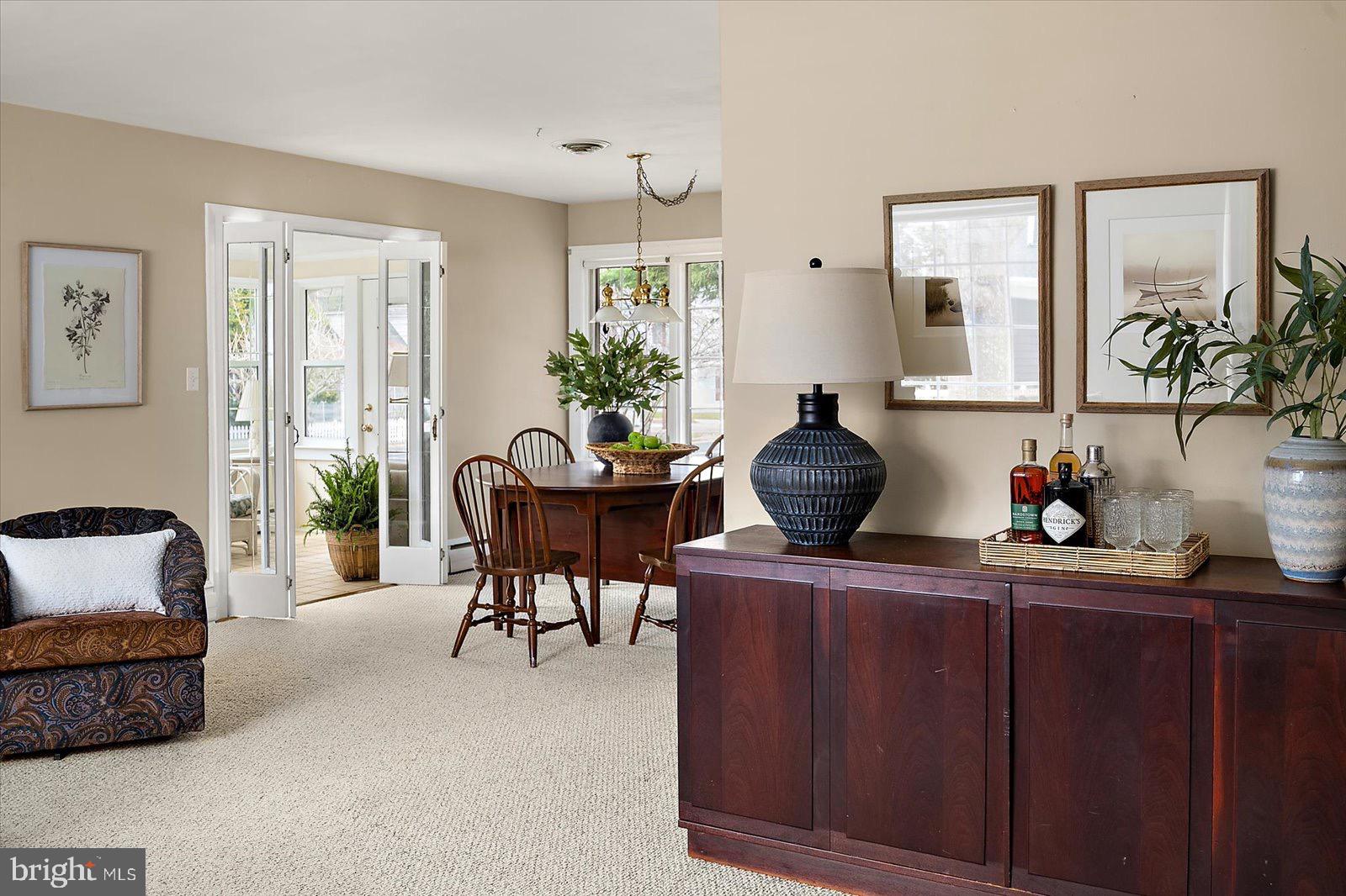 COUNTRY CLUB ESTATES - Residential