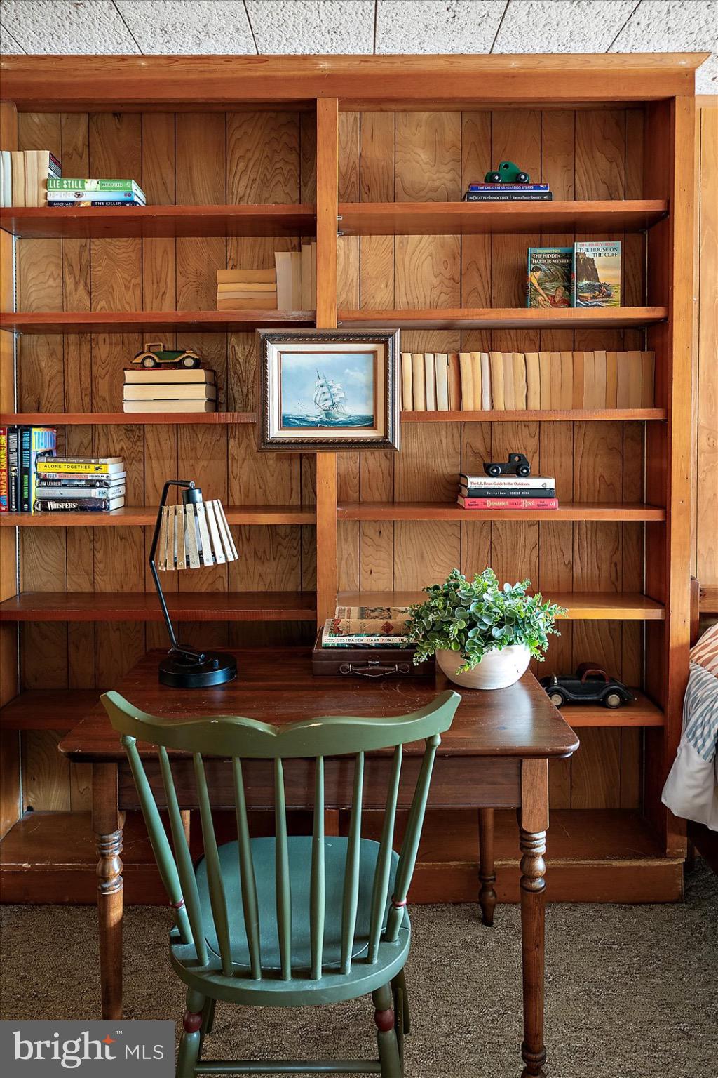 COUNTRY CLUB ESTATES - Residential