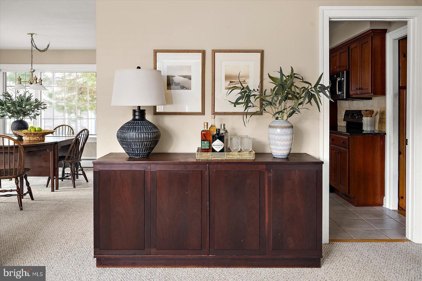 COUNTRY CLUB ESTATES - Residential