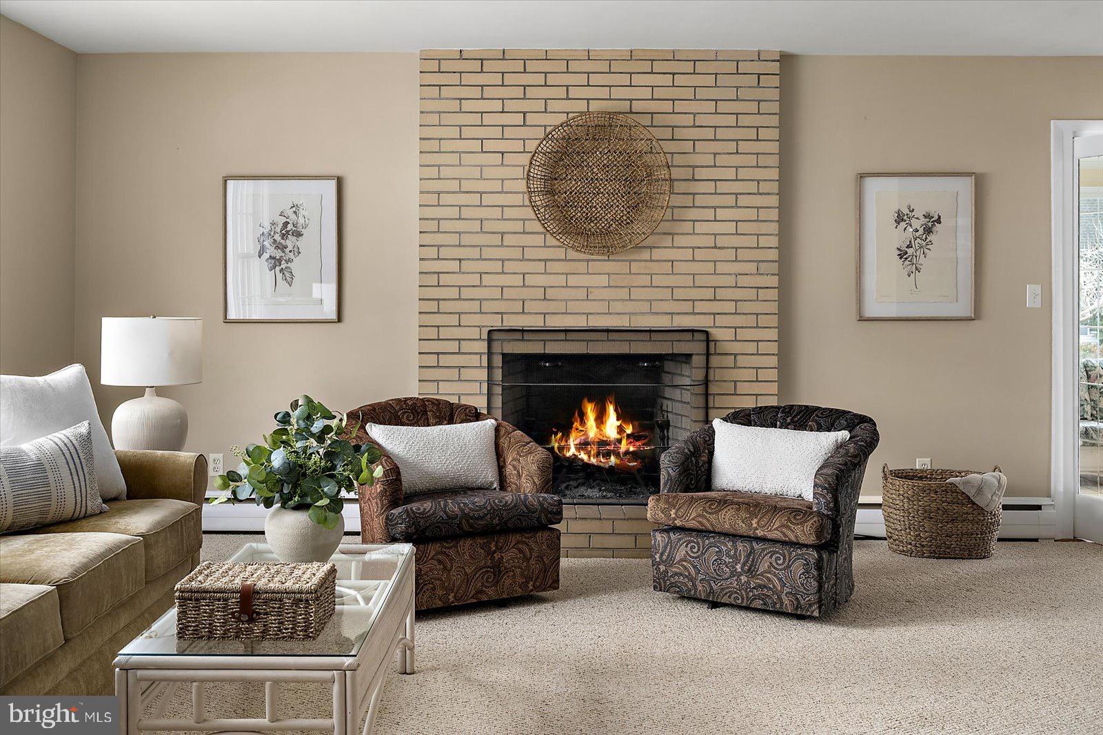 COUNTRY CLUB ESTATES - Residential