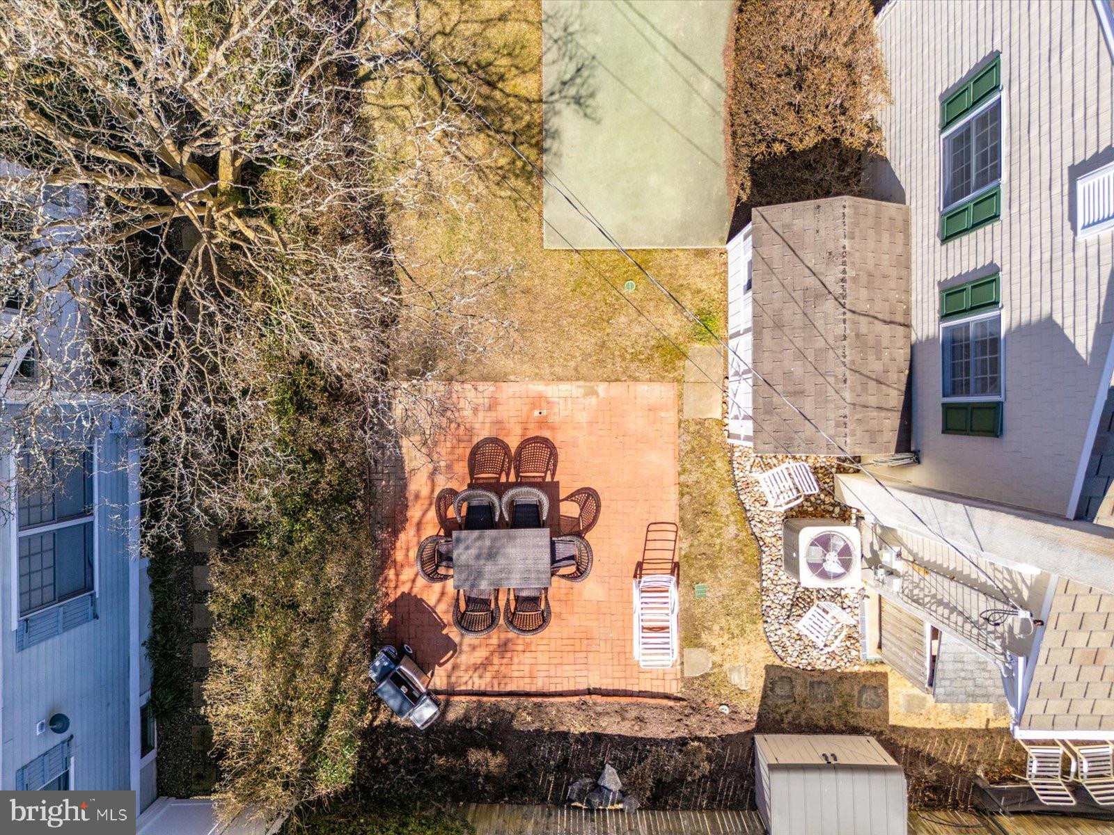 COUNTRY CLUB ESTATES - Residential