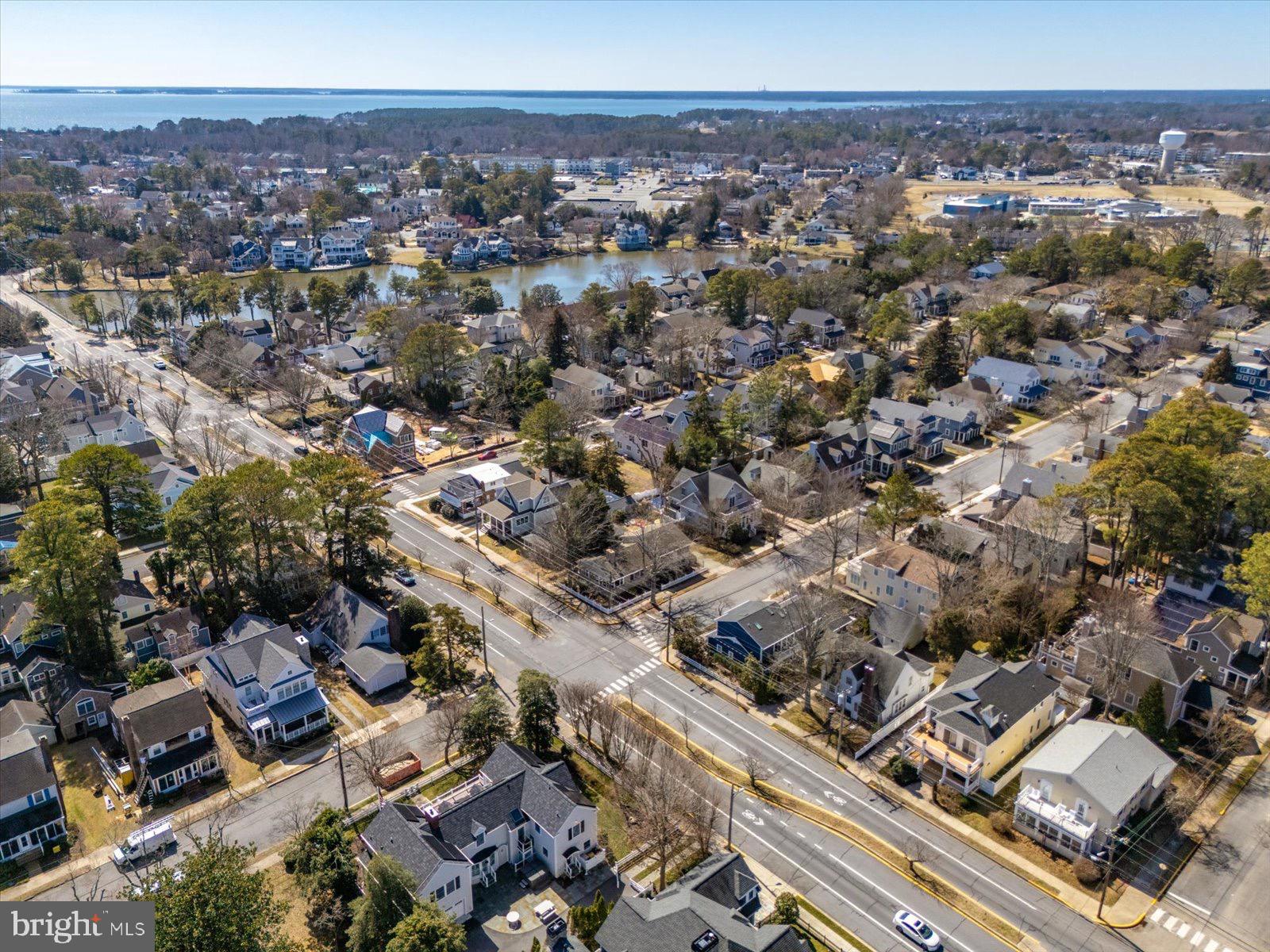 COUNTRY CLUB ESTATES - Residential