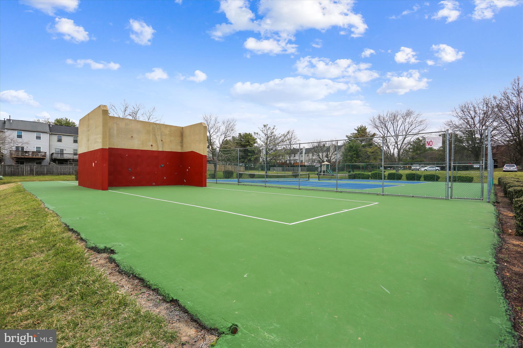 FLOWER HILL - Residential