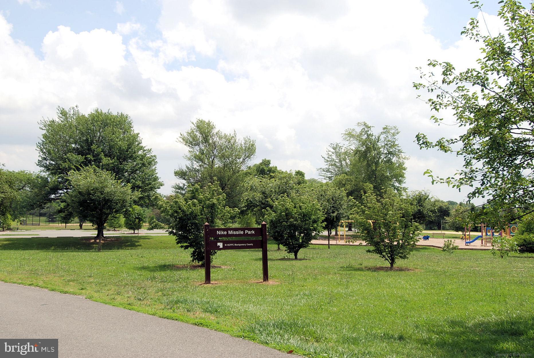 FLOWER HILL - Residential