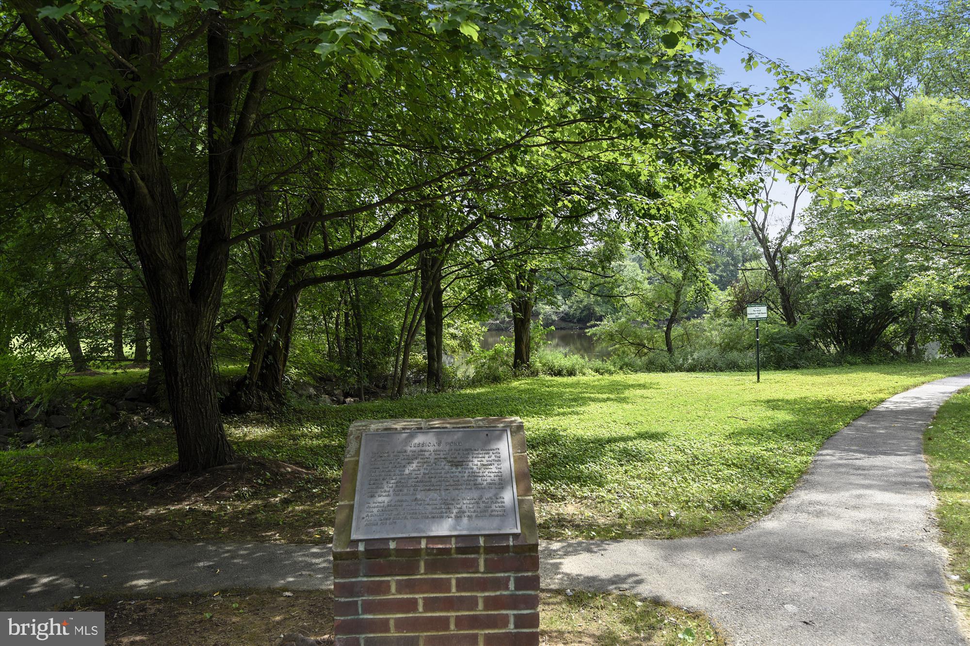 FLOWER HILL - Residential