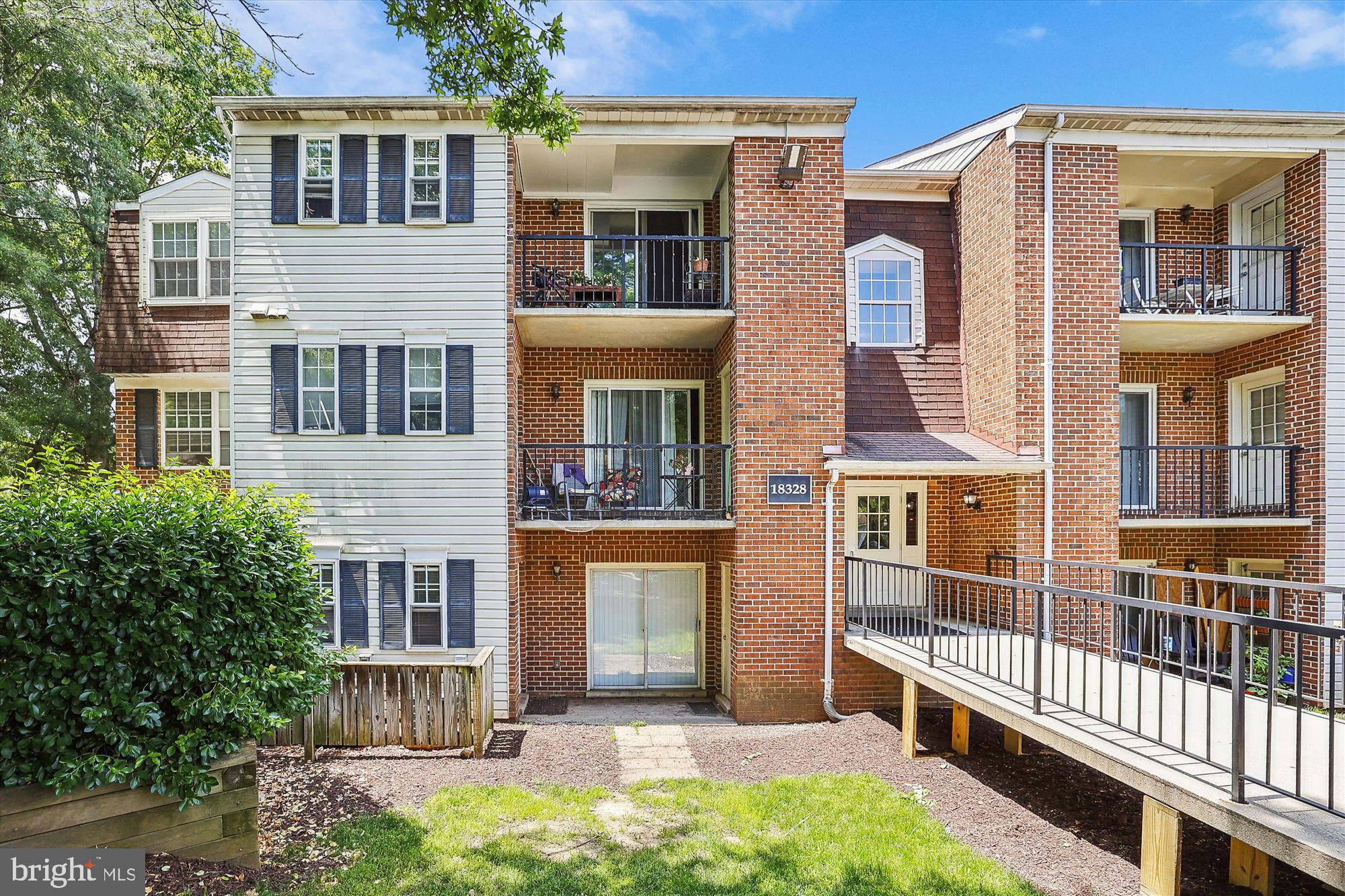 FLOWER HILL - Residential