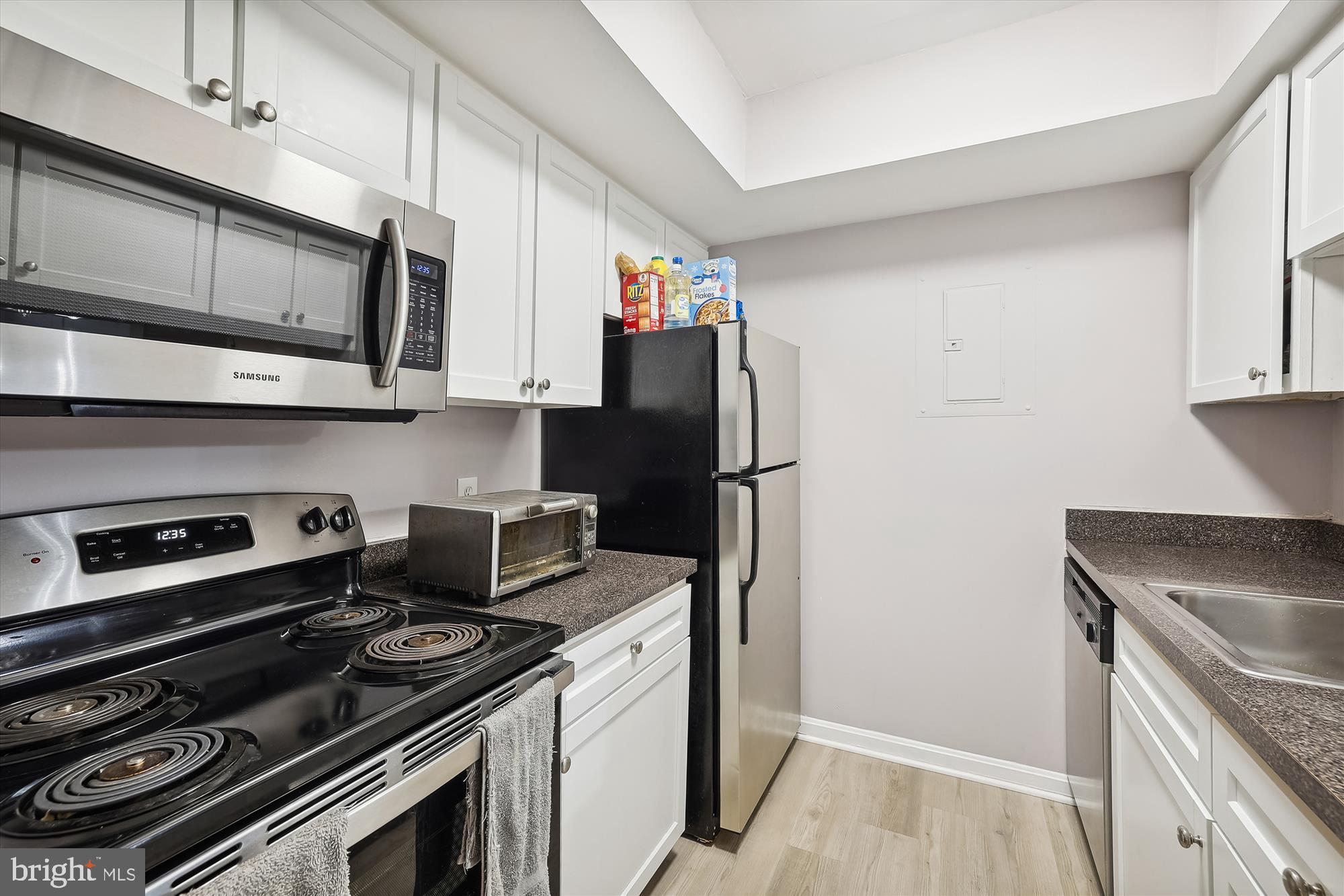 FLOWER HILL - Residential