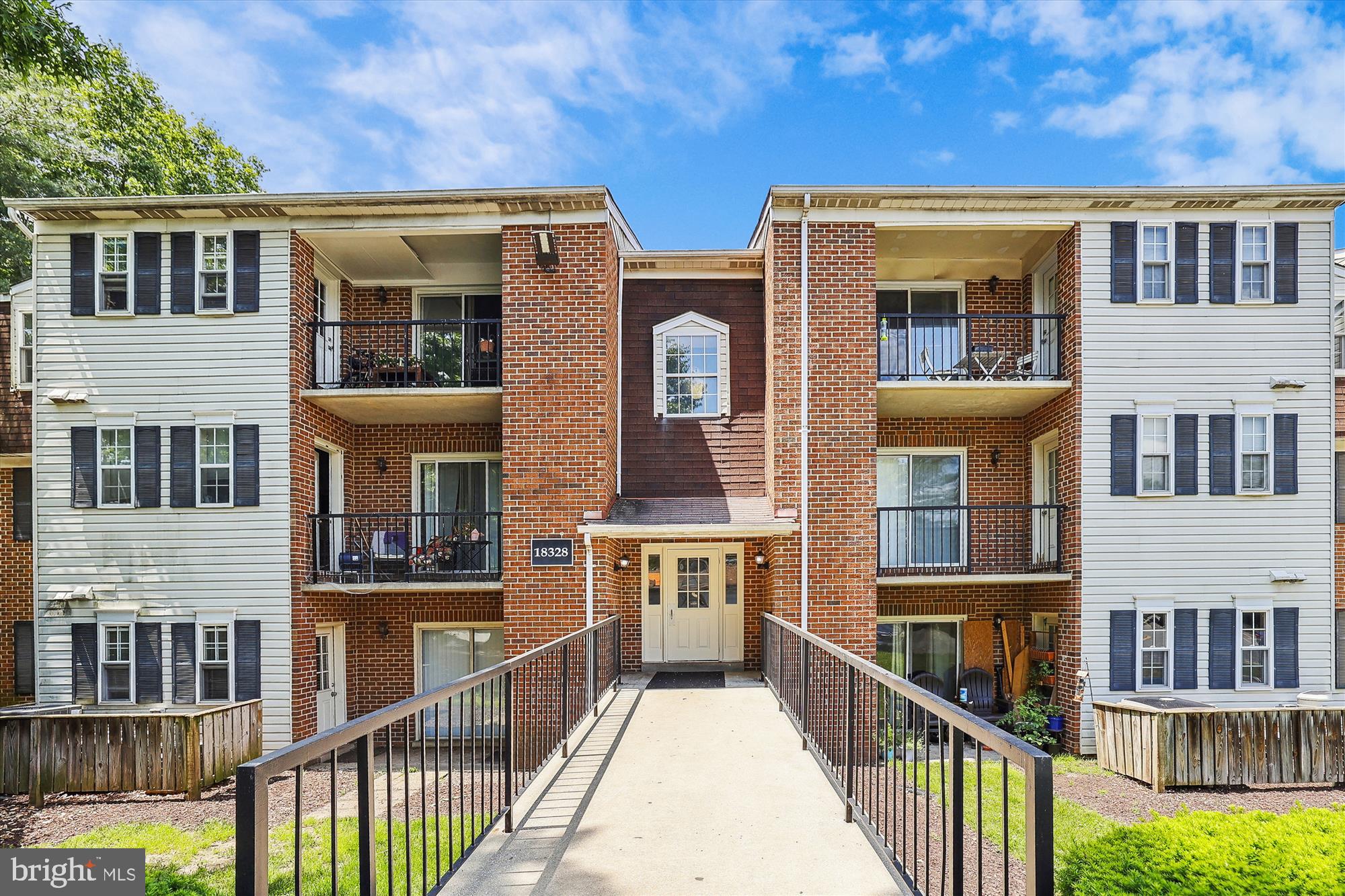 FLOWER HILL - Residential