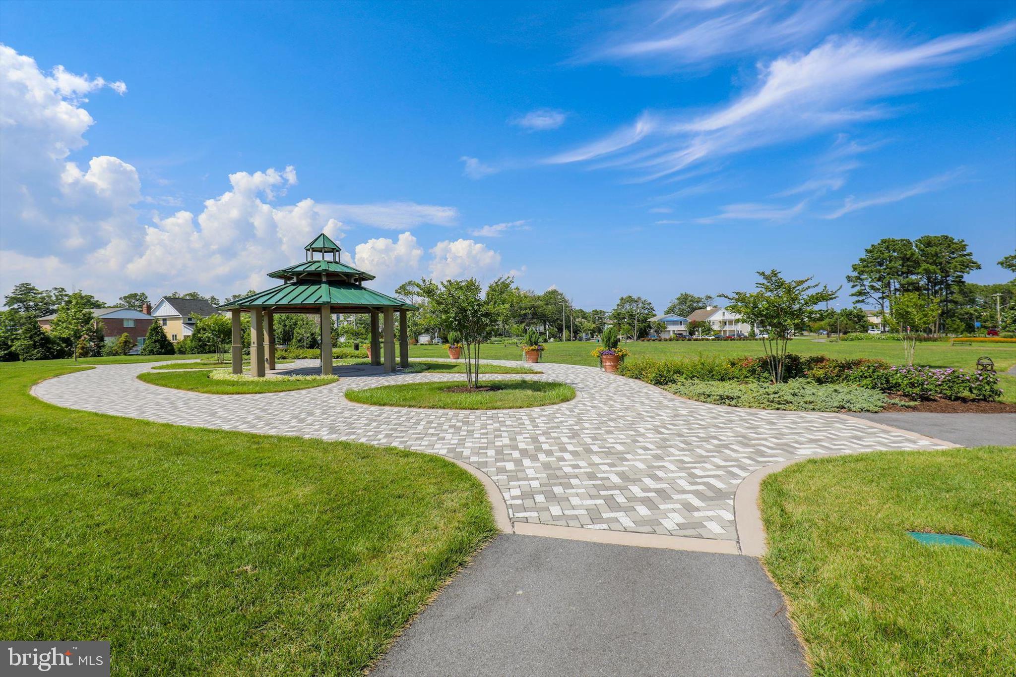 SEA COLONY WEST - Residential