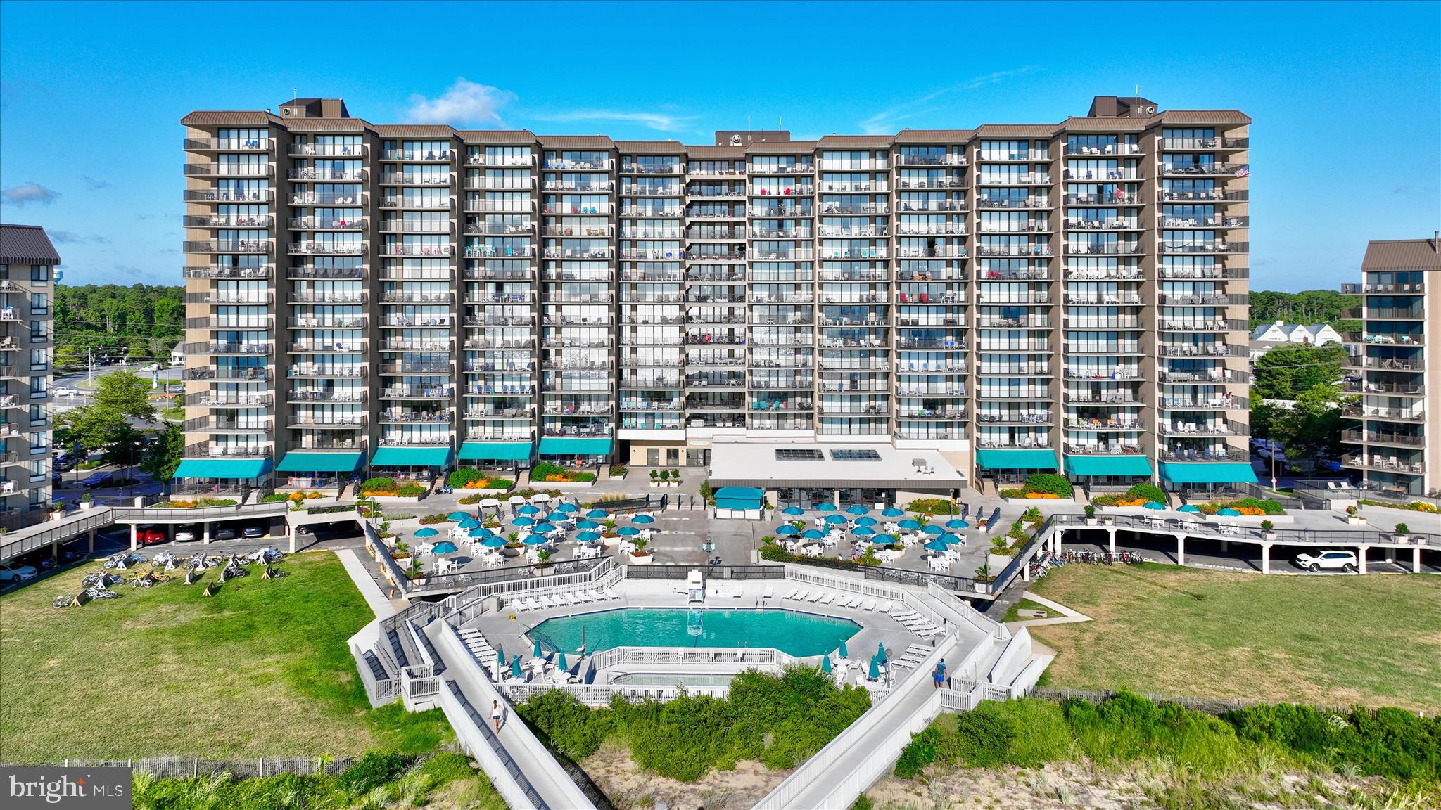 SEA COLONY WEST - Residential