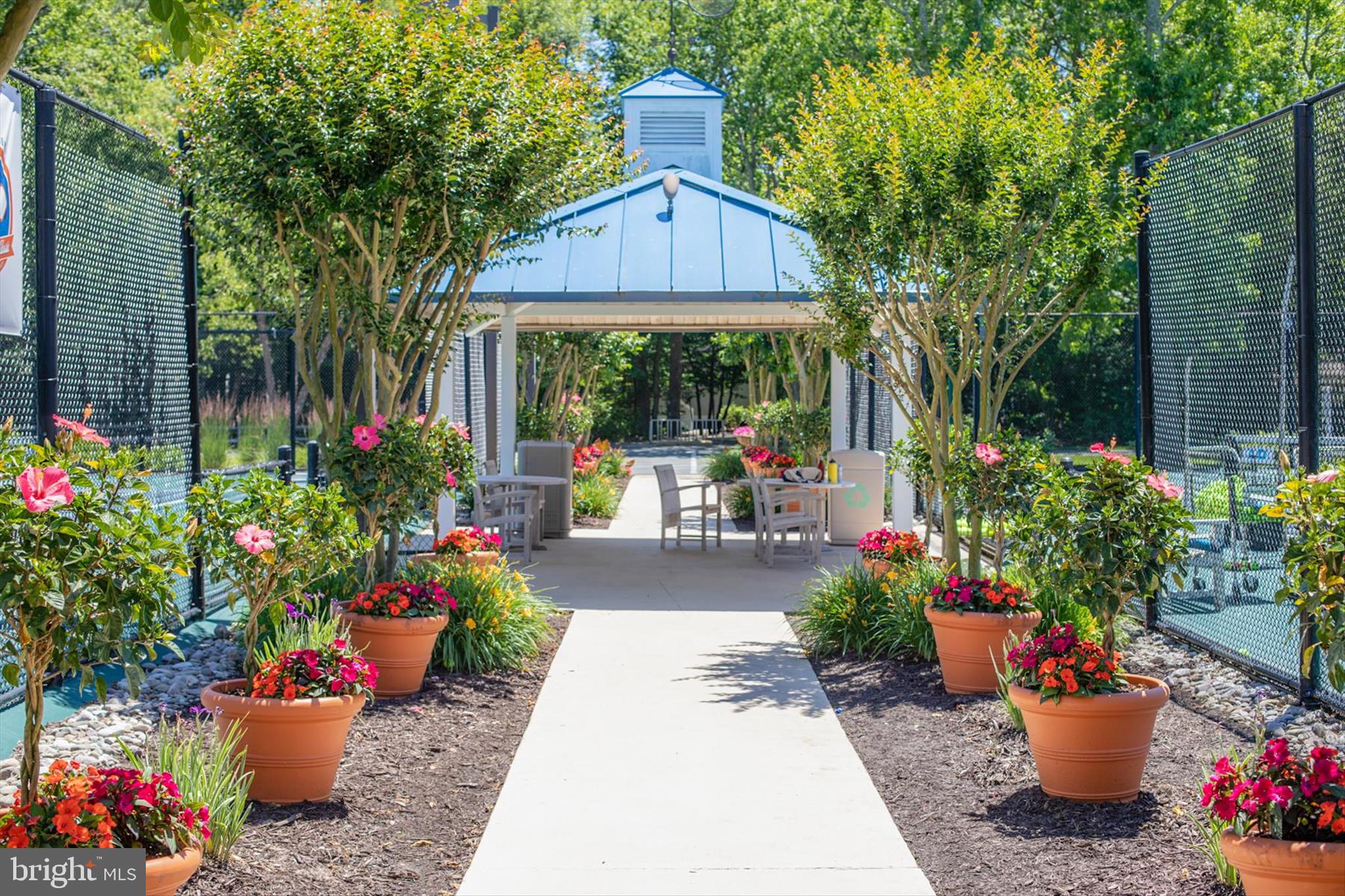 SEA COLONY WEST - Residential