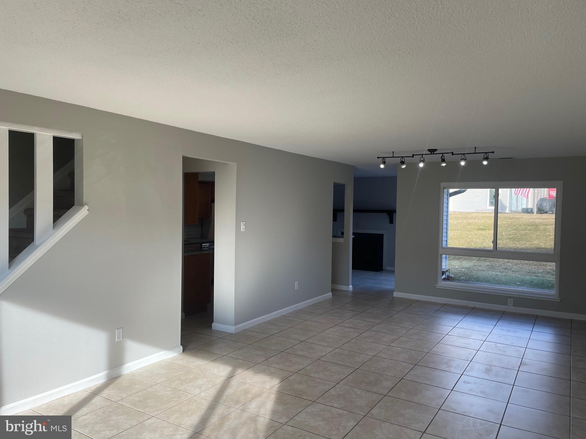 TOWAMENCIN CONDOS - Residential Lease