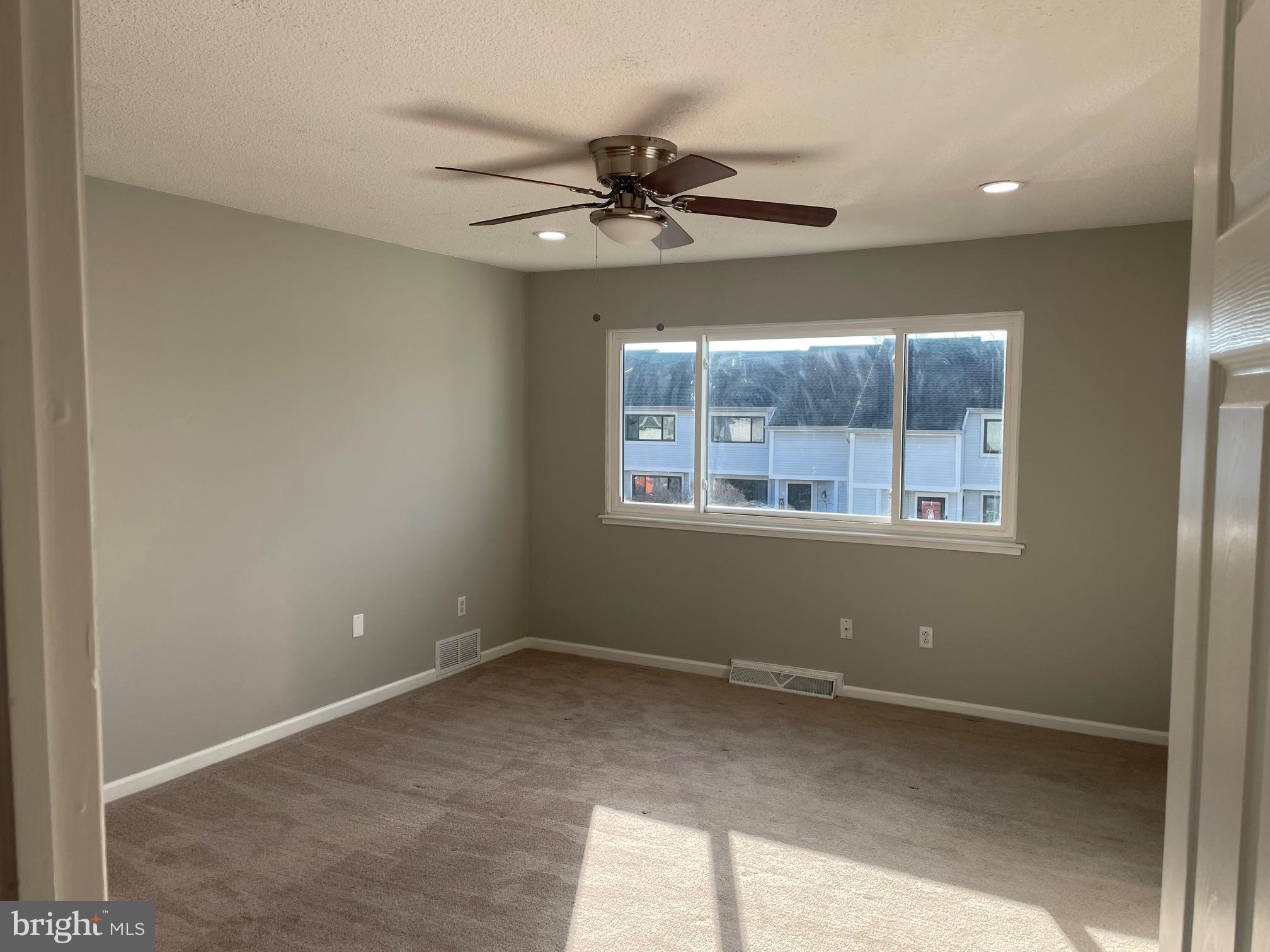 TOWAMENCIN CONDOS - Residential Lease