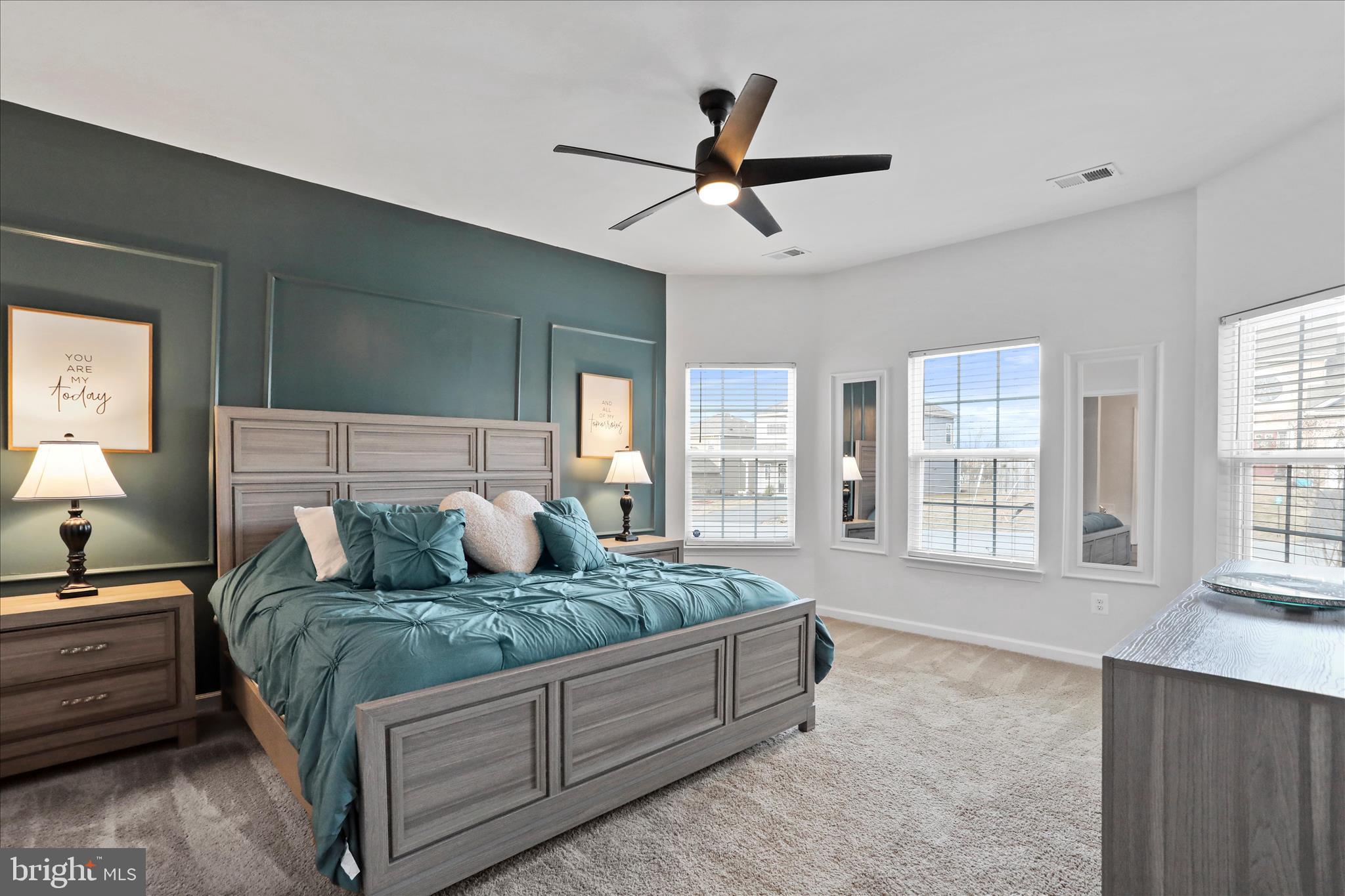 MCGINNIS POINT - Residential