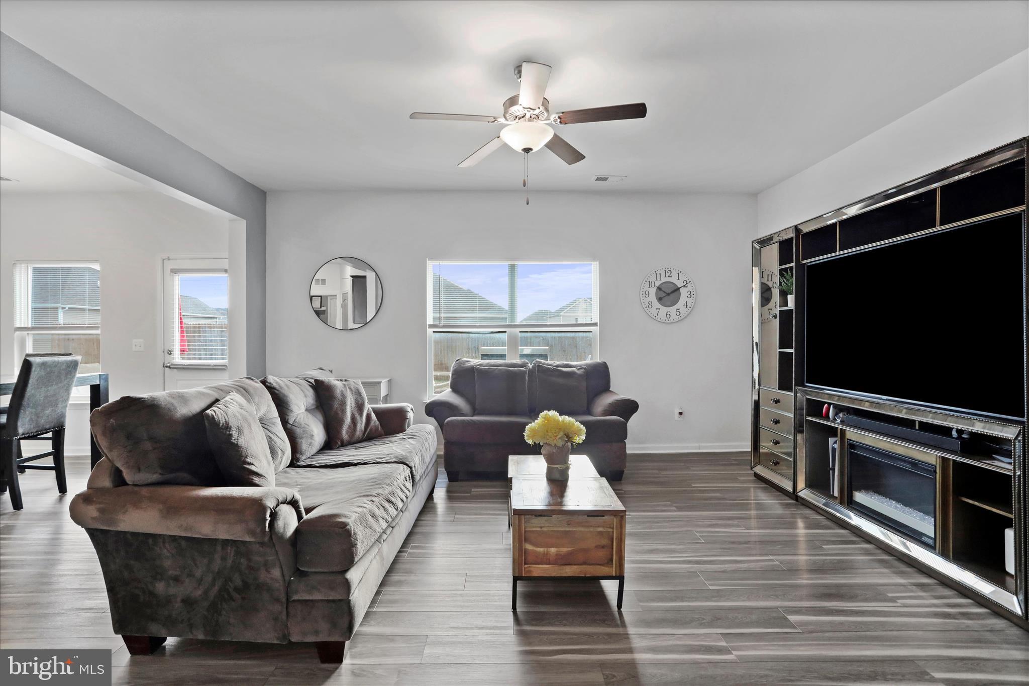 MCGINNIS POINT - Residential