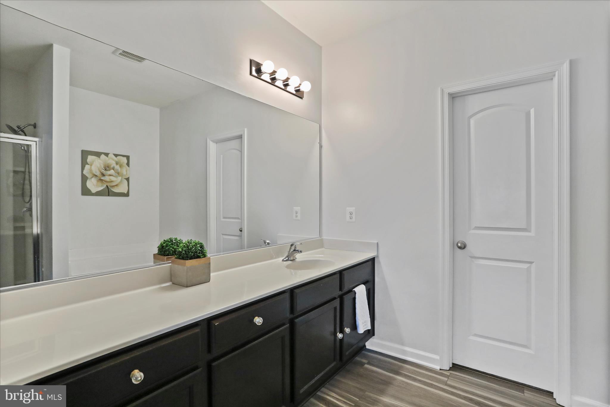 MCGINNIS POINT - Residential