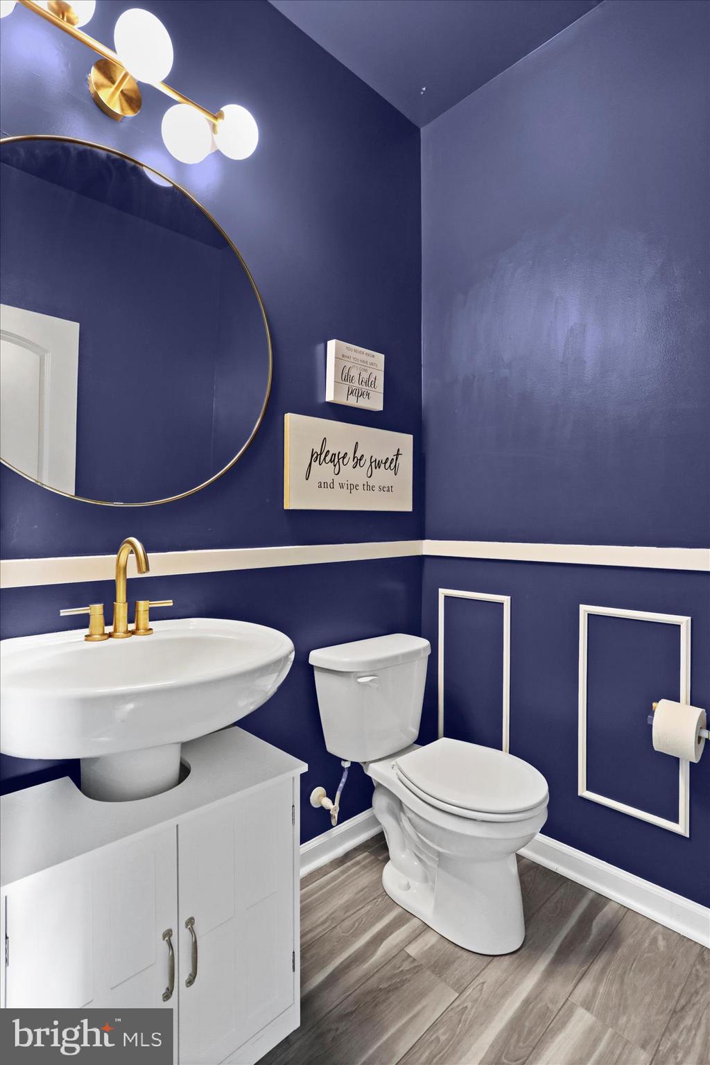 MCGINNIS POINT - Residential