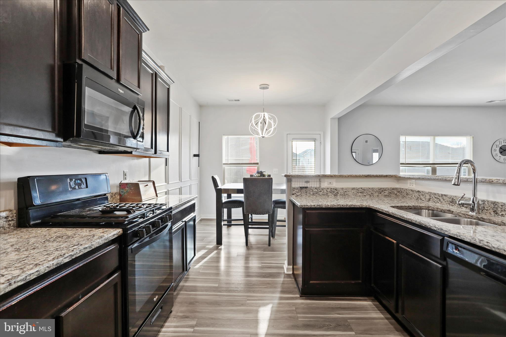 MCGINNIS POINT - Residential