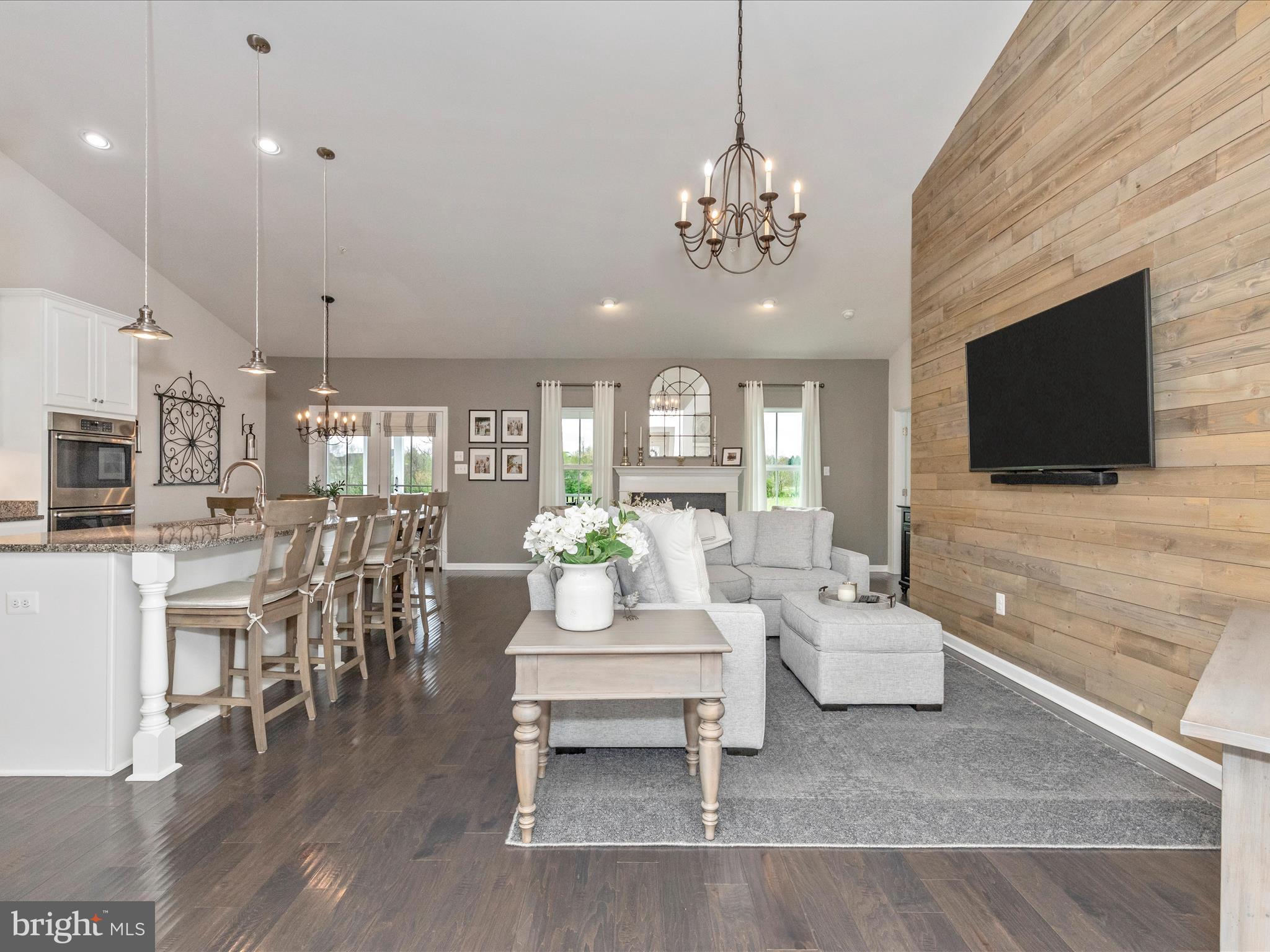 CLOVER RIDGE - Residential