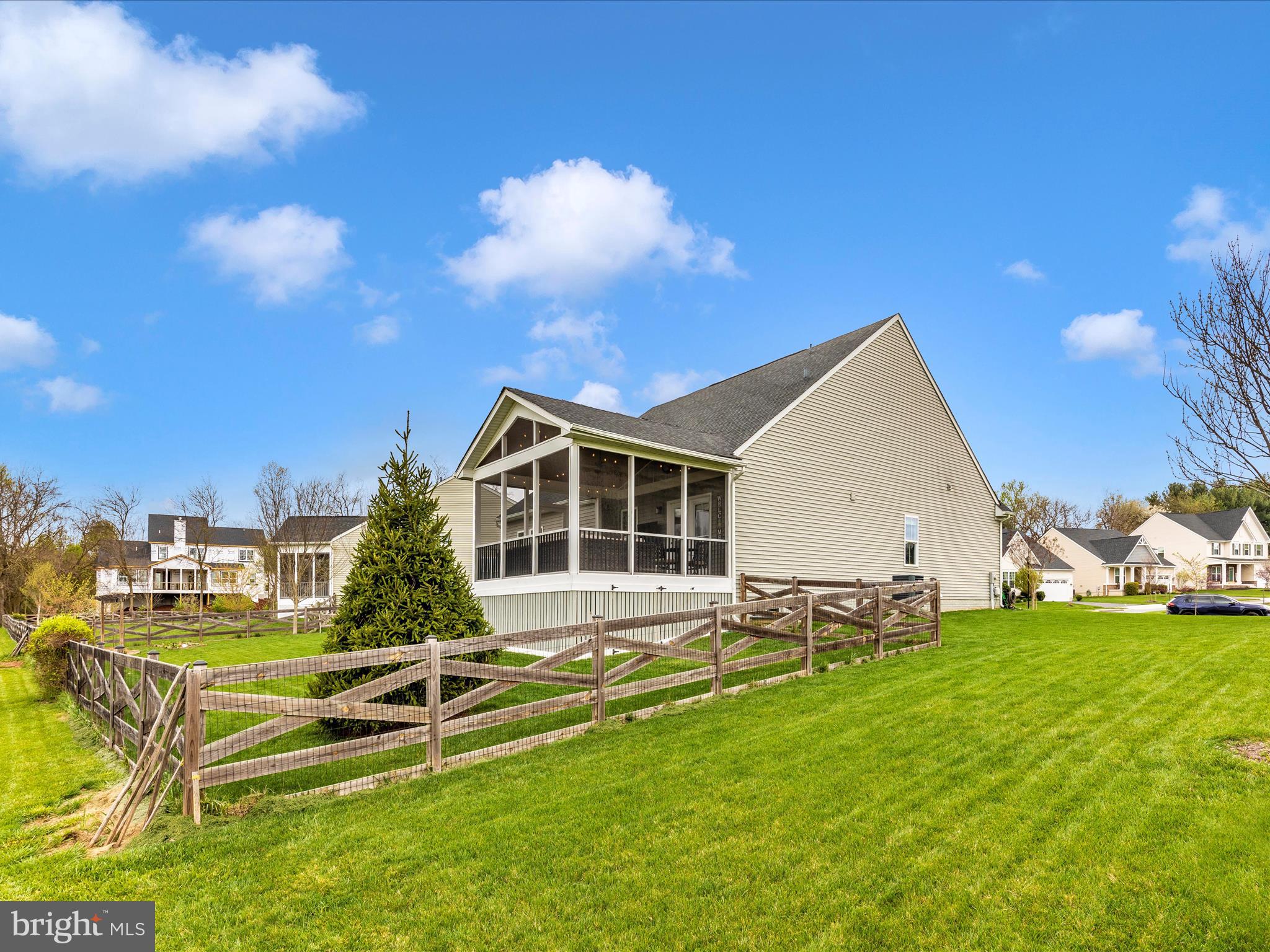 CLOVER RIDGE - Residential