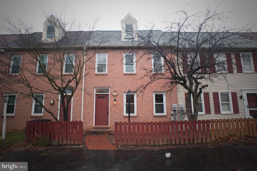 Photo of 19 HILLDALE DR, EPHRATA, PA 17522 (MLS # PALA2029058)