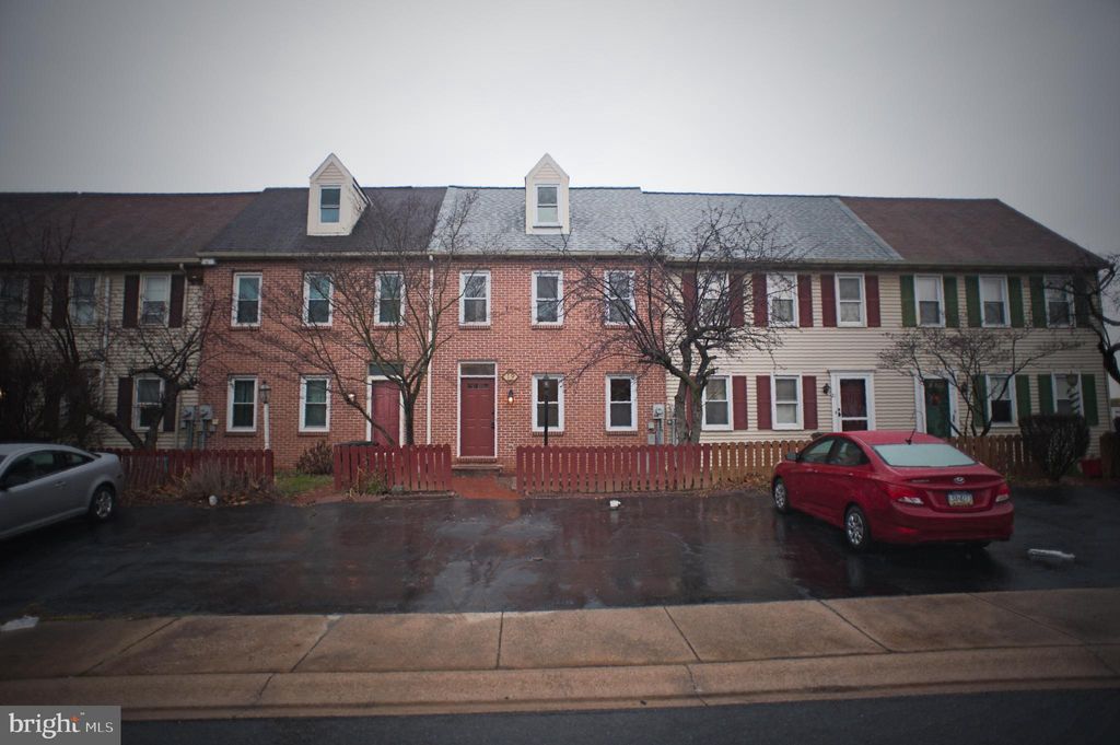 Photo of 19 HILLDALE DR, EPHRATA, PA 17522 (MLS # PALA2029058)