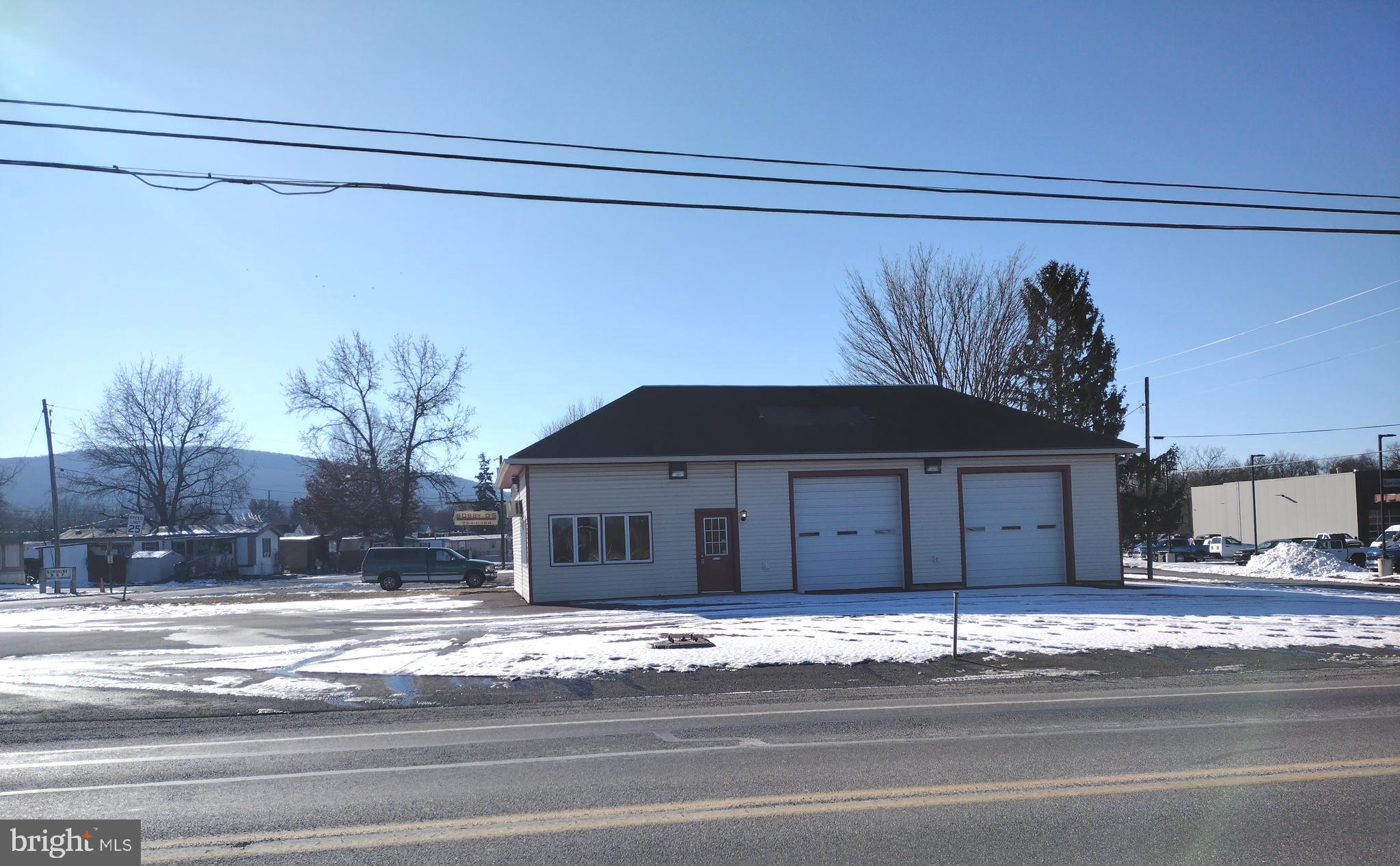 ROUZERVILLE - Commercial Lease