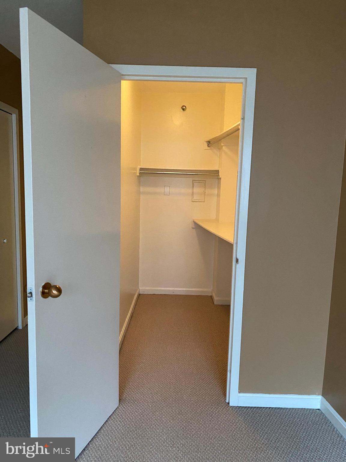 CRYSTAL PARK - Residential Lease