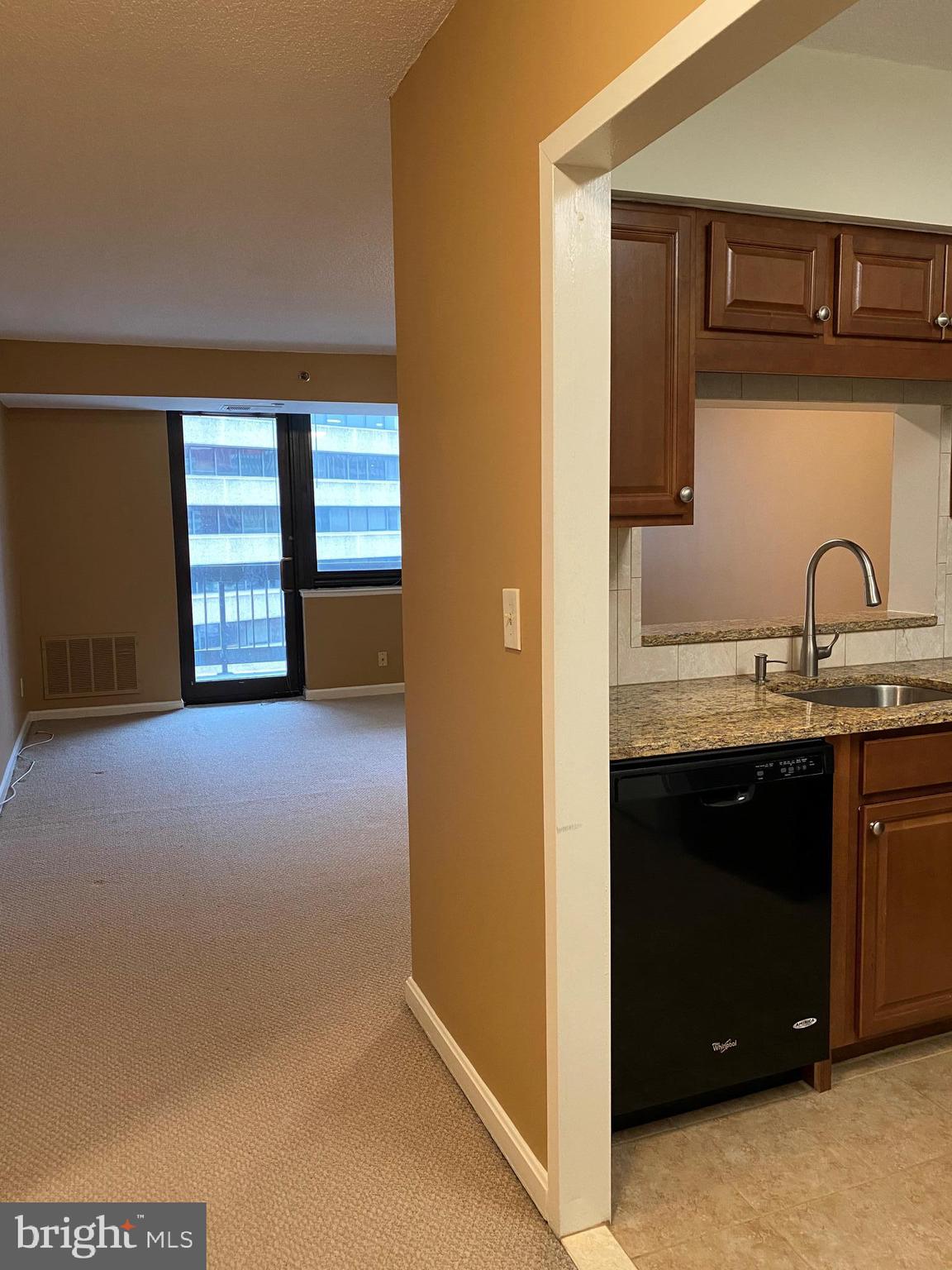 CRYSTAL PARK - Residential Lease