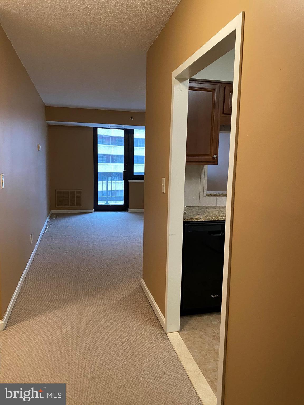 CRYSTAL PARK - Residential Lease