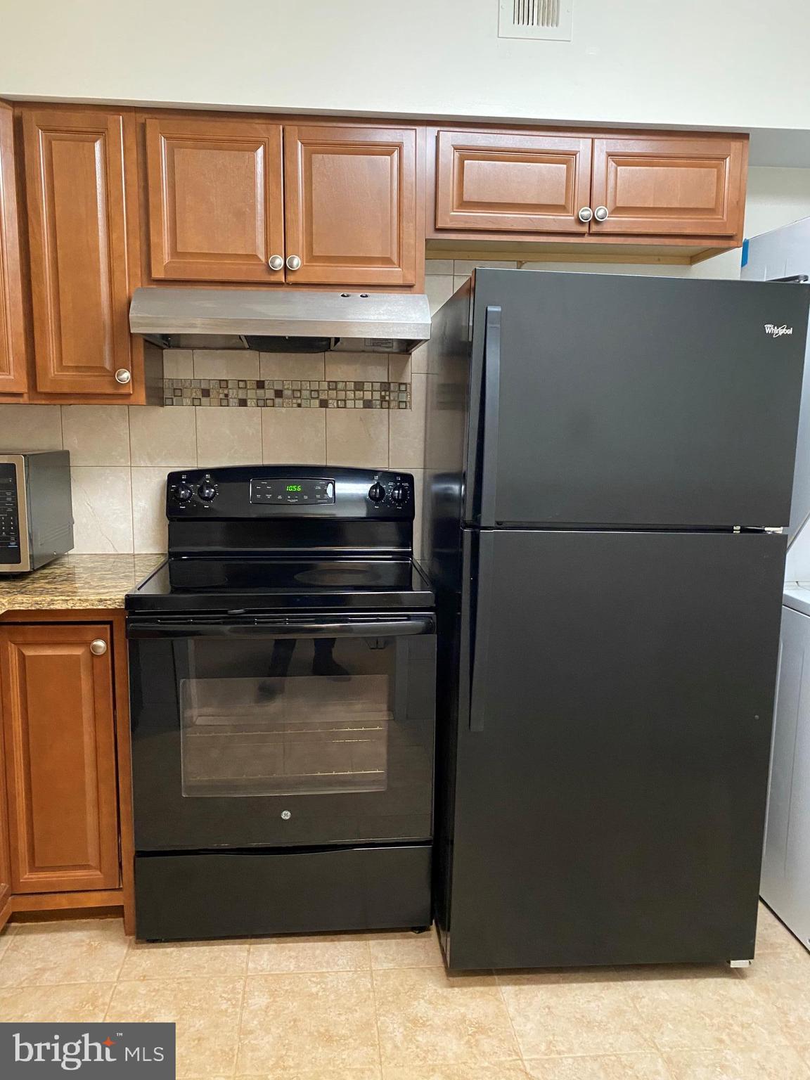 CRYSTAL PARK - Residential Lease