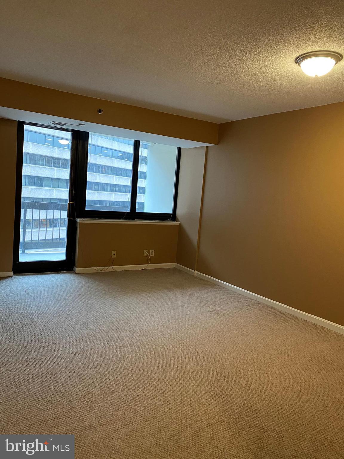 CRYSTAL PARK - Residential Lease