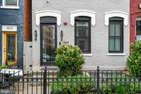 MLS: DCDC2265632