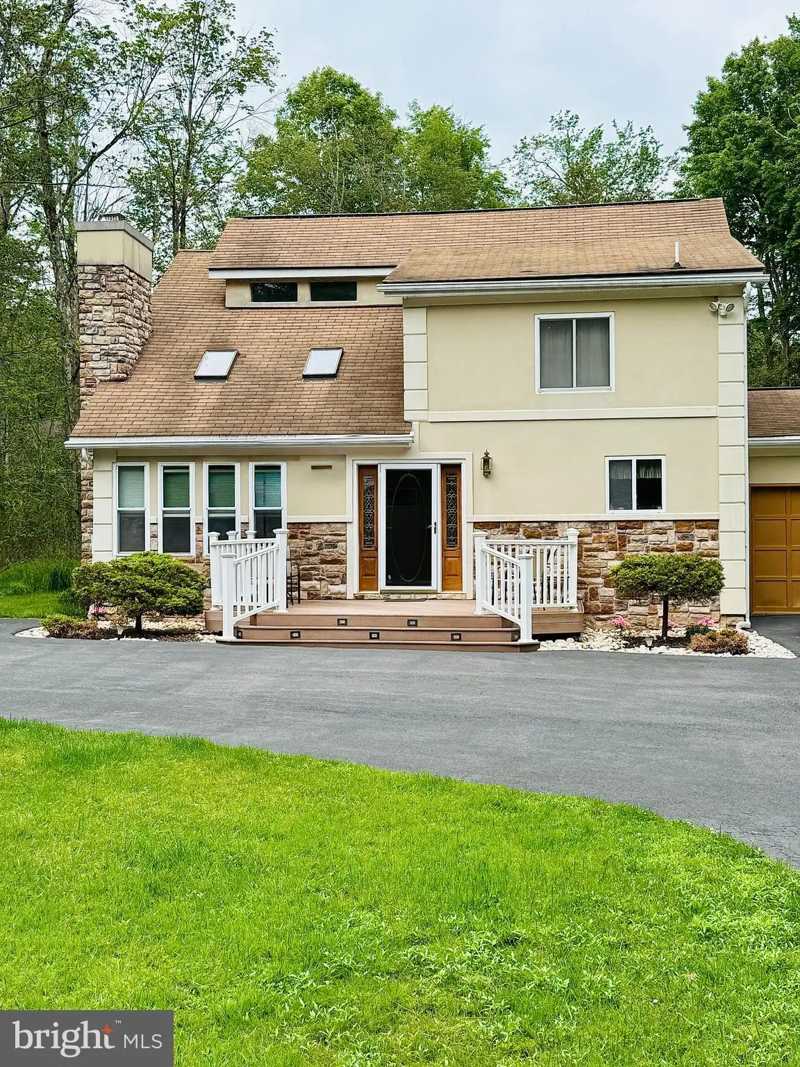 111 Sir Lyonnesse Ct  