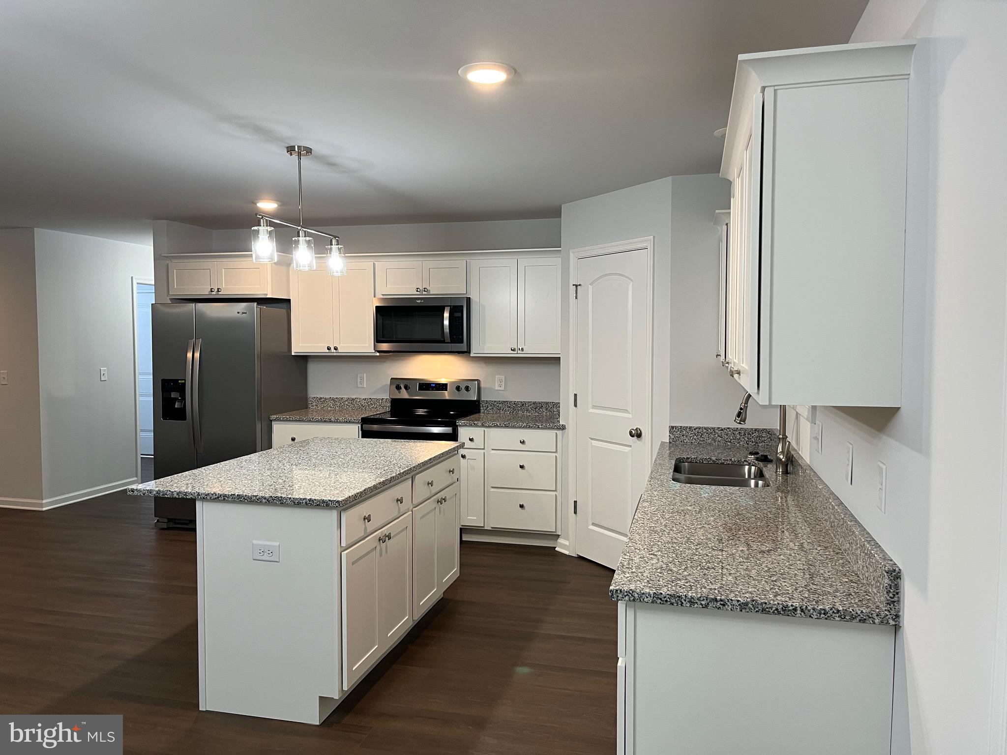 TWIN LAKES EAST - Residential